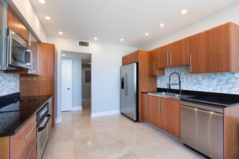 Купить кондоминиум в Форт-Лодердейл, Флорида 2 спальни, 177.54м2, № 2041427 - фото 11