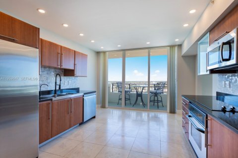 Купить кондоминиум в Форт-Лодердейл, Флорида 2 спальни, 177.54м2, № 2041427 - фото 13