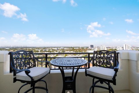 Купить кондоминиум в Форт-Лодердейл, Флорида 2 спальни, 177.54м2, № 2041427 - фото 14