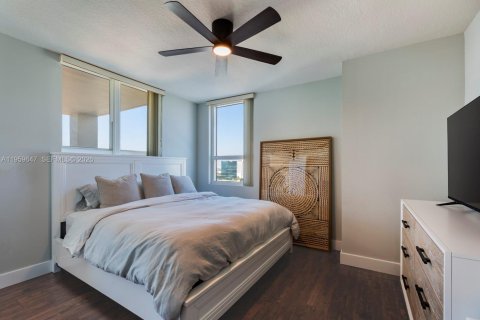 Купить кондоминиум в Форт-Лодердейл, Флорида 2 спальни, 177.54м2, № 2041427 - фото 19