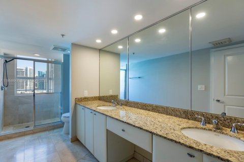 Купить кондоминиум в Форт-Лодердейл, Флорида 2 спальни, 177.54м2, № 2041427 - фото 20