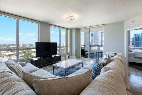 Купить кондоминиум в Форт-Лодердейл, Флорида 2 спальни, 177.54м2, № 2041427 - фото 7