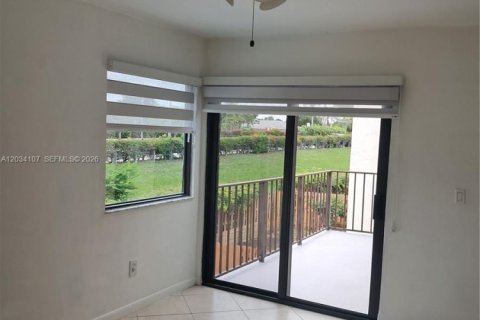 Villa ou maison à louer à Miami, Floride: 3 chambres, 188.78 m2 № 2154506 - photo 14