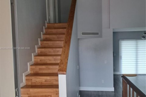 Villa ou maison à louer à Miami, Floride: 3 chambres, 188.78 m2 № 2154506 - photo 3