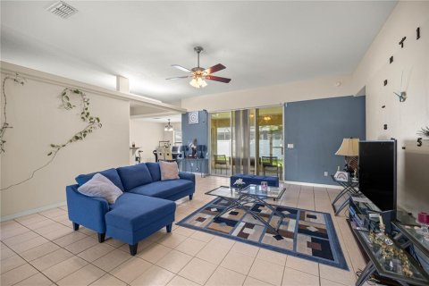 House in Ocala, Florida 4 bedrooms, 223.52 sq.m. № 1798115 - photo 10