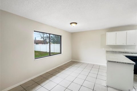 House in Deltona, Florida 3 bedrooms, 128.39 sq.m. № 1558770 - photo 11