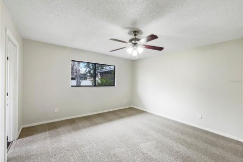 House in Deltona, Florida 3 bedrooms, 128.39 sq.m. № 1558770 - photo 17