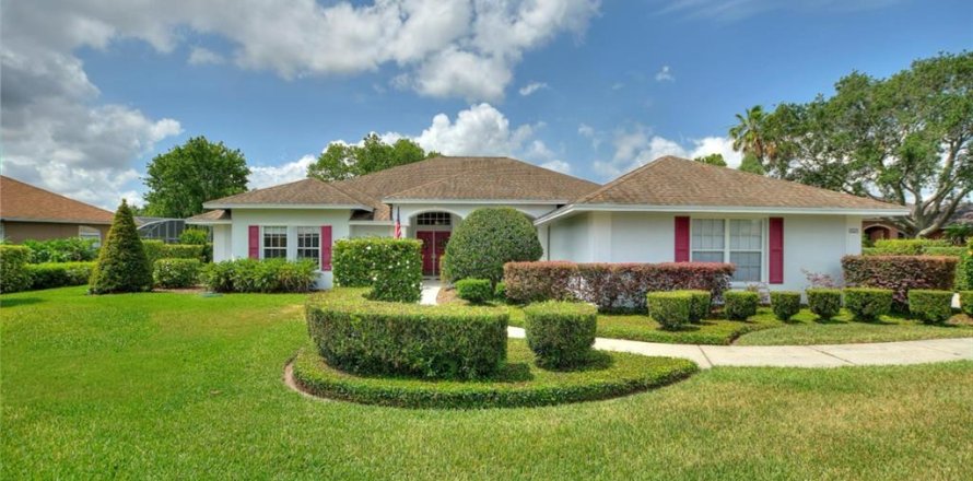 House in Lakeland, Florida 4 bedrooms, 285.02 sq.m. № 1723408