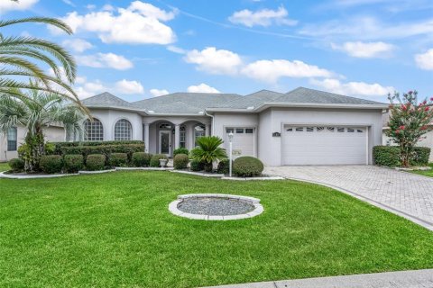 House in Summerfield, Florida 3 bedrooms, 195.09 sq.m. № 2195631 - photo 6
