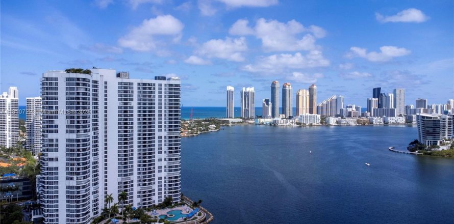 Condo in Aventura, Florida, 2 bedrooms  № 1762437