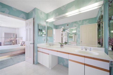 Condo in Aventura, Florida, 2 bedrooms  № 1762437 - photo 13