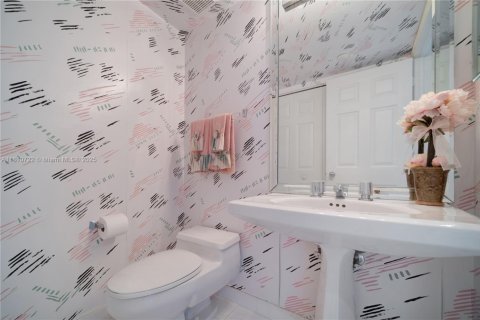 Condo in Aventura, Florida, 2 bedrooms  № 1762437 - photo 17
