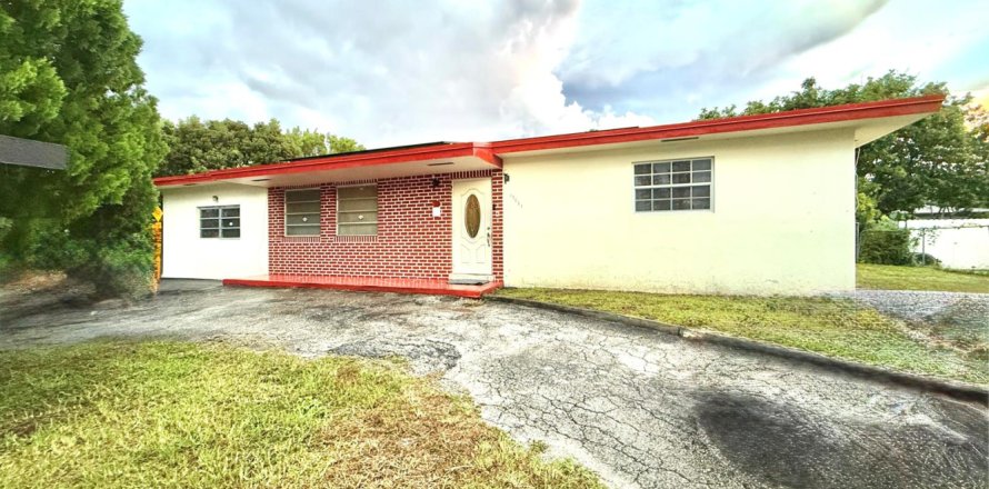 Casa en Miami Gardens, Florida 3 dormitorios, 182.18 m2 № 2387002