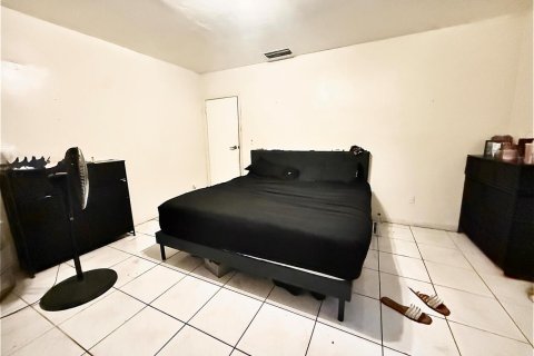 Casa en venta en Miami Gardens, Florida, 3 dormitorios, 182.18 m2 № 2387002 - foto 6