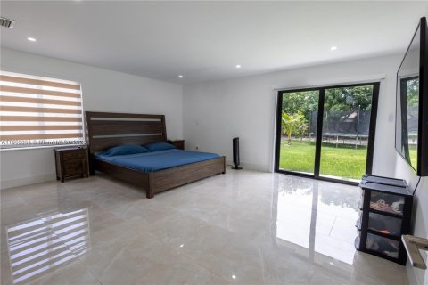 House in Homestead, Florida 4 bedrooms, 193.79 sq.m. № 1965110 - photo 11