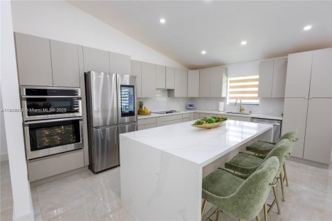 House in Homestead, Florida 4 bedrooms, 193.79 sq.m. № 1965110 - photo 8