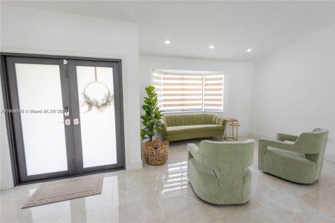 House in Homestead, Florida 4 bedrooms, 193.79 sq.m. № 1965110 - photo 3