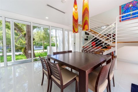 Villa ou maison à vendre à Palmetto Bay, Floride: 3 chambres, 226.31 m2 № 2339863 - photo 12
