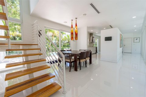 Villa ou maison à vendre à Palmetto Bay, Floride: 3 chambres, 226.31 m2 № 2339863 - photo 14