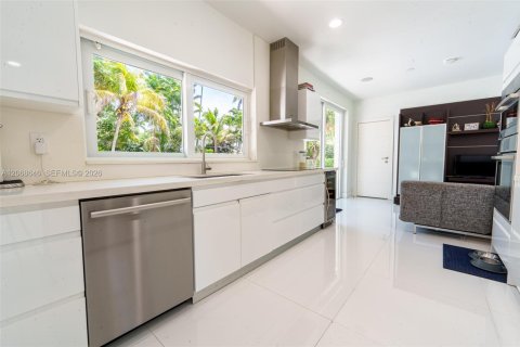 Villa ou maison à vendre à Palmetto Bay, Floride: 3 chambres, 226.31 m2 № 2339863 - photo 6