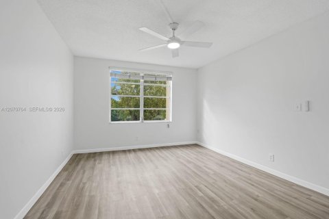 Condo in Plantation, Florida, 1 bedroom  № 2301927 - photo 7