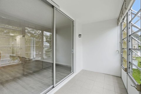 Condo in Plantation, Florida, 1 bedroom  № 2301927 - photo 19