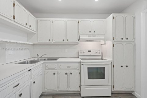 Condo in Plantation, Florida, 1 bedroom  № 2301927 - photo 18
