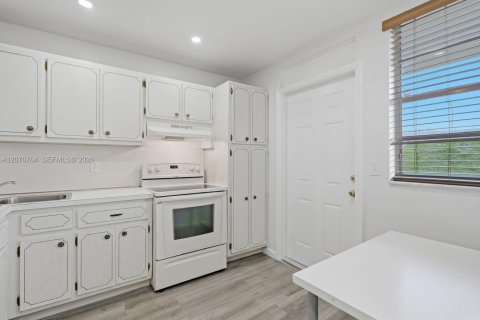 Condo in Plantation, Florida, 1 bedroom  № 2301927 - photo 10
