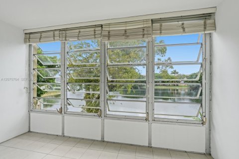 Condo in Plantation, Florida, 1 bedroom  № 2301927 - photo 22
