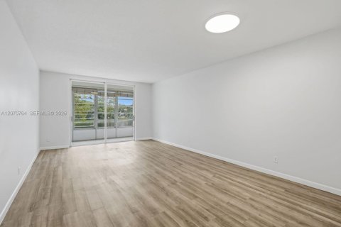 Condo in Plantation, Florida, 1 bedroom  № 2301927 - photo 12