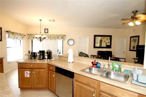 House in Clermont, Florida 3 bedrooms, 143.44 sq.m. № 1903856 - photo 3