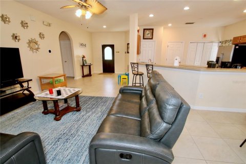 House in Clermont, Florida 3 bedrooms, 143.44 sq.m. № 1903856 - photo 10