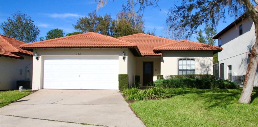 House in Clermont, Florida 3 bedrooms, 143.44 sq.m. № 1903856