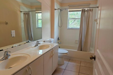 Villa ou maison à louer à Royal Palm Beach, Floride: 5 chambres, 241.64 m2 № 2406227 - photo 13