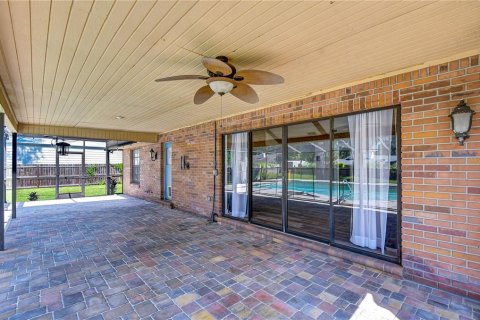 House in Brandon, Florida 4 bedrooms, 200.02 sq.m. № 2305893 - photo 27