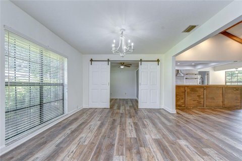 House in Brandon, Florida 4 bedrooms, 200.02 sq.m. № 2305893 - photo 5