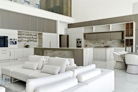 Casa en venta en Lake Mary, Florida, 5 dormitorios, 804.35 m2 № 2320885 - foto 17