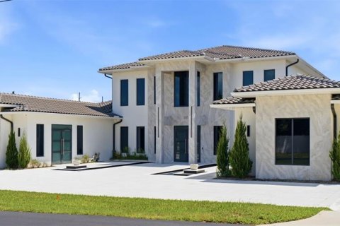 Casa en venta en Lake Mary, Florida, 5 dormitorios, 804.35 m2 № 2320885 - foto 2