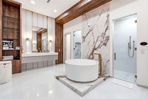 Casa en venta en Lake Mary, Florida, 5 dormitorios, 804.35 m2 № 2320885 - foto 29