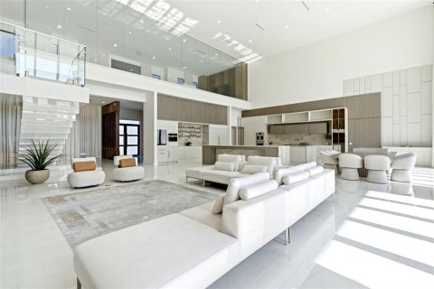 Casa en venta en Lake Mary, Florida, 5 dormitorios, 804.35 m2 № 2320885 - foto 9