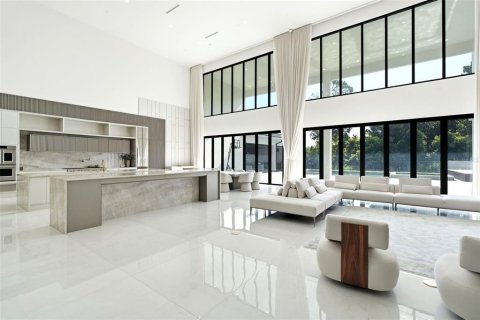Casa en venta en Lake Mary, Florida, 5 dormitorios, 804.35 m2 № 2320885 - foto 13