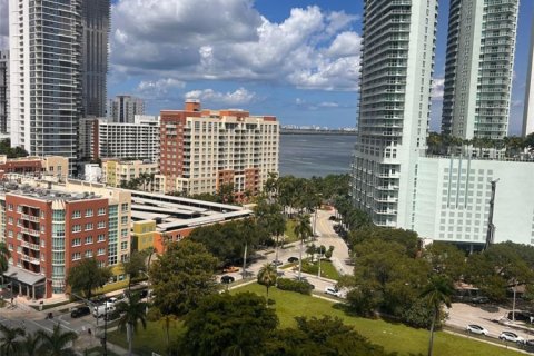 Copropriété à louer à Miami, Floride: 2 chambres, 100.98 m2 № 2030760 - photo 13