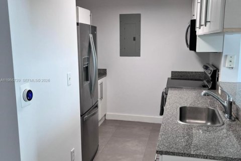 Copropriété à louer à Miami, Floride: 2 chambres, 100.98 m2 № 2030760 - photo 4