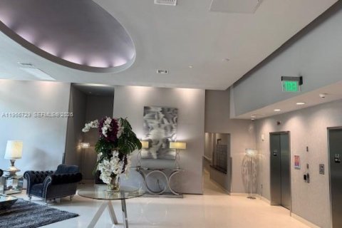 Copropriété à louer à Miami, Floride: 2 chambres, 100.98 m2 № 2030760 - photo 10