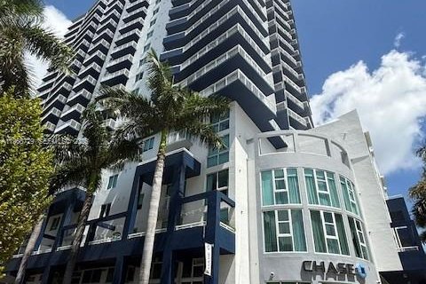 Condo à Miami, Floride, 2 chambres  № 2030760