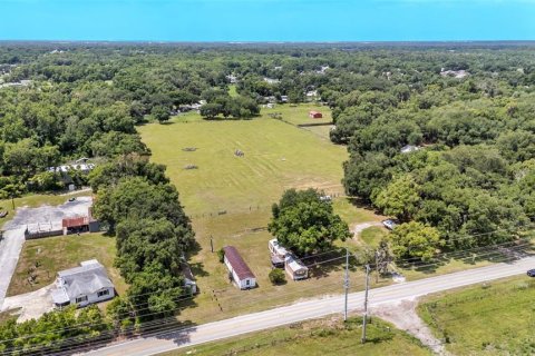 Commercial property in Lakeland, Florida № 2233733