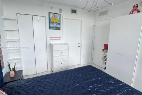 Condo in Doral, Florida, 1 bedroom  № 1897420 - photo 12
