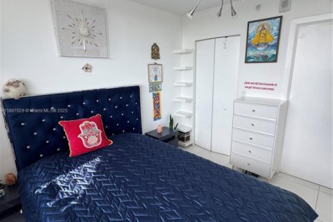 Condo in Doral, Florida, 1 bedroom  № 1897420 - photo 17