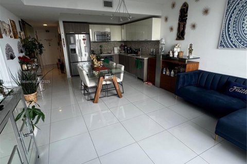 Condo in Doral, Florida, 1 bedroom  № 1897420 - photo 5