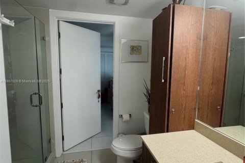 Condo in Doral, Florida, 1 bedroom  № 1897420 - photo 19